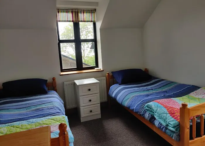 Kingsford Renovated Old Cottage
