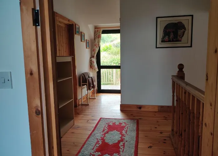 Kingsford Renovated Old Cottage